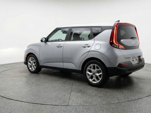 Used 2025 Kia Soul LX w/ LX Technology Package FWD image 6