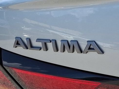Used 2024 Nissan Altima 2.5 SV FWD image 21