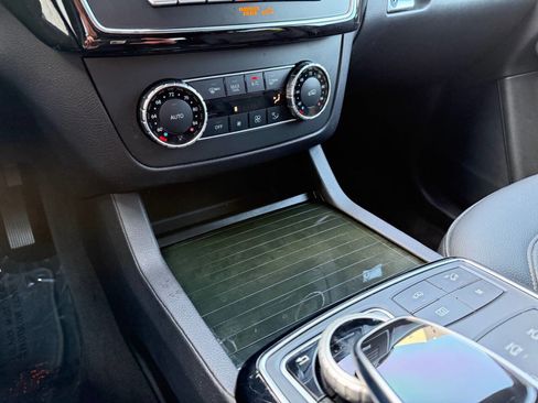 Used 2019 Mercedes-Benz GLS 450 4MATIC w/ Premium 1 Package image 47