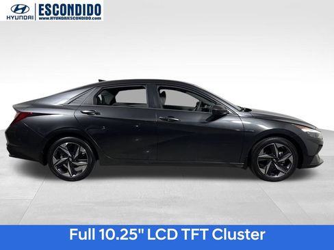 Used 2023 Hyundai Elantra SEL w/ Convenience Package image 7
