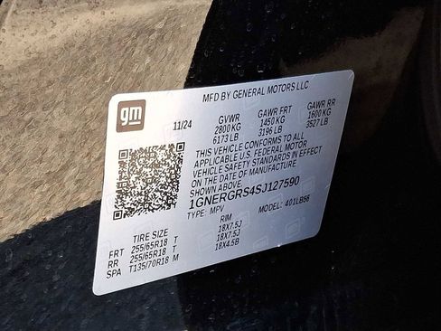 Used 2025 Chevrolet Traverse LT image 38