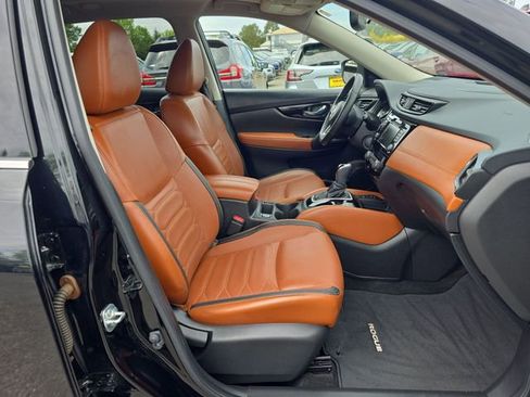 Used 2018 Nissan Rogue SL w/ Premium Package AWD/4WD image 9