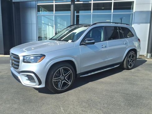 New 2026 Mercedes-Benz GLS 450 4MATIC image 2