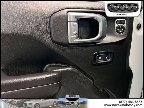 Used 2021 Jeep Gladiator Willys image 17