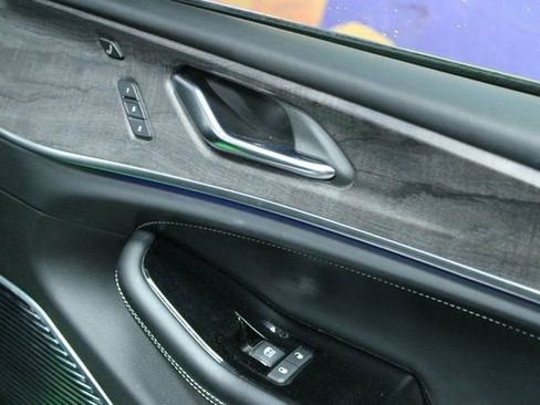 Used 2021 Jeep Grand Cherokee L Overland w/ Advanced Protech Group III image 11