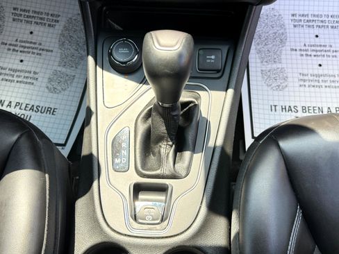 Used 2019 Jeep Cherokee Latitude Plus w/ Comfort/Convenience Group image 54