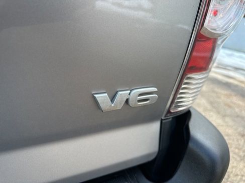 Used 2015 Toyota Tacoma 4x4 Double Cab w/ TRD Off-Road Package image 26