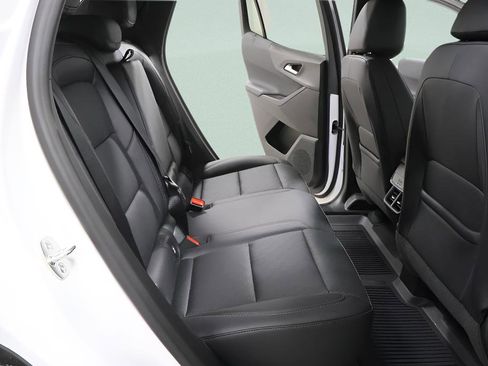 New 2026 Chevrolet Equinox LT w/ Convenience Package II FWD image 31