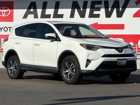 Used 2017 Toyota RAV4 XLE w/ Carpet Mat Package image 8