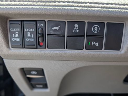 Used 2024 Honda Odyssey Elite image 8