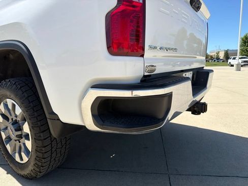 Used 2024 Chevrolet Silverado 2500 LT AWD/4WD image 43