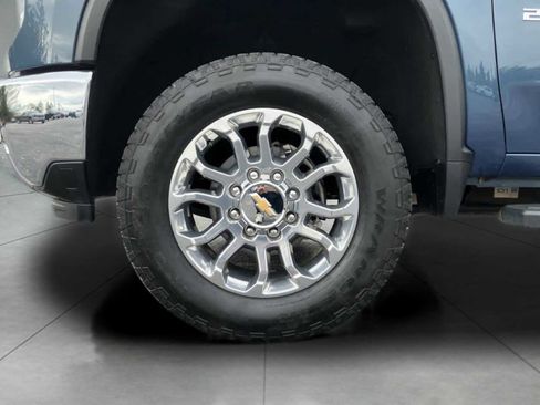 Used 2024 Chevrolet Silverado 2500 LTZ w/ LTZ Plus Package image 33