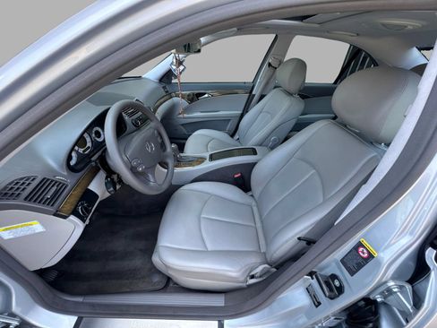 Used 2008 Mercedes-Benz E 350 Sedan image 27