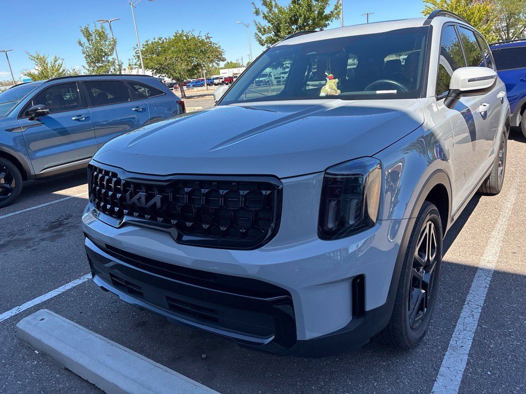 Used 2025 Kia Telluride EX X-Line AWD/4WD image 3