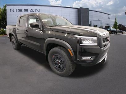 New 2025 Nissan Frontier PRO-4X w/ Pro Convenience Package
