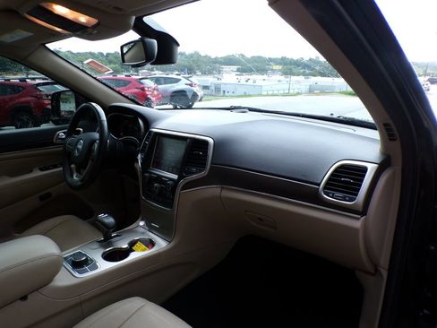 Used 2014 Jeep Grand Cherokee Limited w/ Trailer Tow Group IV AWD/4WD image 14