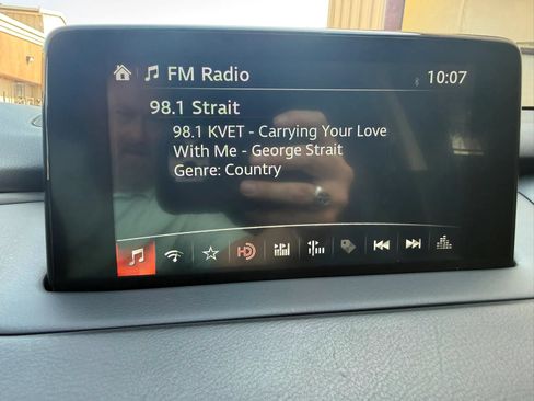 Used 2018 MAZDA CX-9 Touring FWD image 17