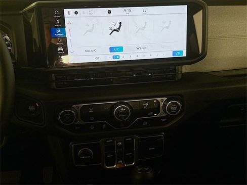 Used 2025 Jeep Wrangler Sport S image 19