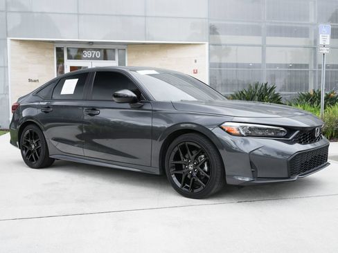 Used 2025 Honda Civic Sport image 4