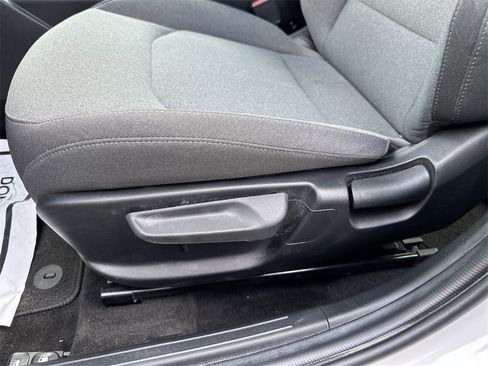 New 2025 Kia K4 LX image 12