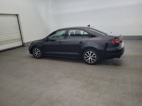 Used 2016 Volkswagen Jetta SE FWD image 3