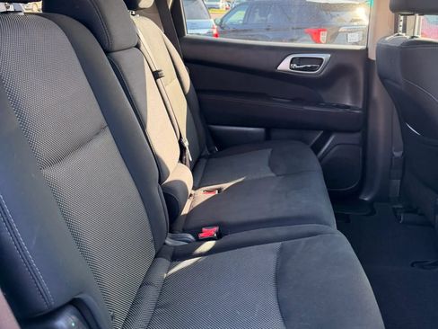 Used 2017 Nissan Pathfinder S FWD image 21