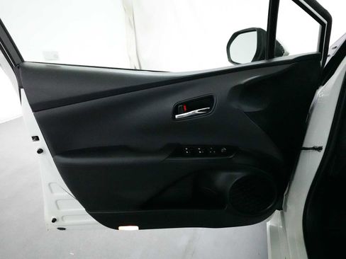 Used 2016 Toyota Prius Two image 10