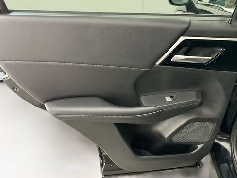 Used 2024 Mitsubishi Outlander SE AWD/4WD image 27