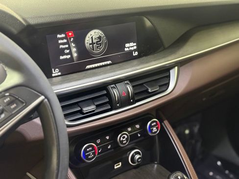 Used 2019 Alfa Romeo Stelvio Ti AWD/4WD image 14