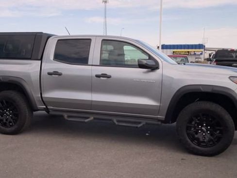 Used 2025 Chevrolet Colorado Trail Boss AWD/4WD image 3