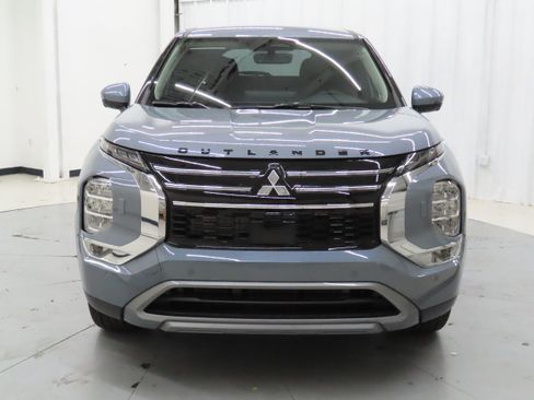 New 2026 Mitsubishi Outlander SE image 8