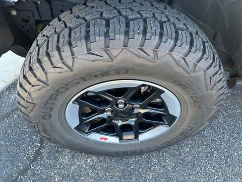 Used 2021 Jeep Wrangler Unlimited Rubicon w/ Dual Top Group AWD/4WD image 4