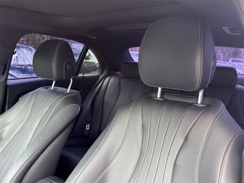 Used 2022 Mercedes-Benz E 350 E 350 w/ AMG Line Exterior image 9