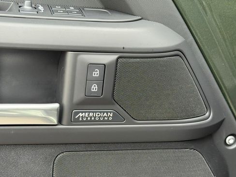 New 2026 Land Rover Defender 110 X-Dynamic SE image 16