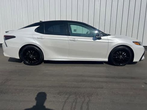 Used 2022 Toyota Camry XSE image 7