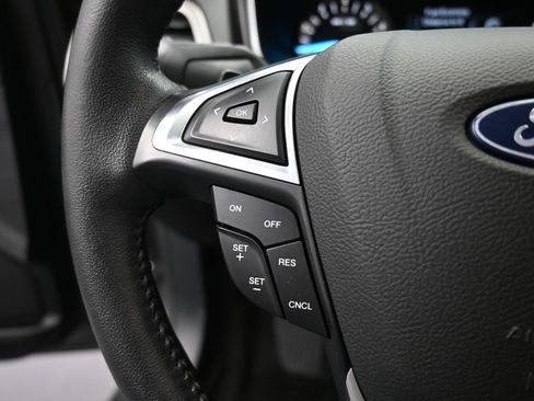 Used 2018 Ford Fusion SE image 5