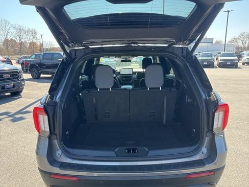 Certified 2025 Ford Explorer ST-Line AWD/4WD image 5