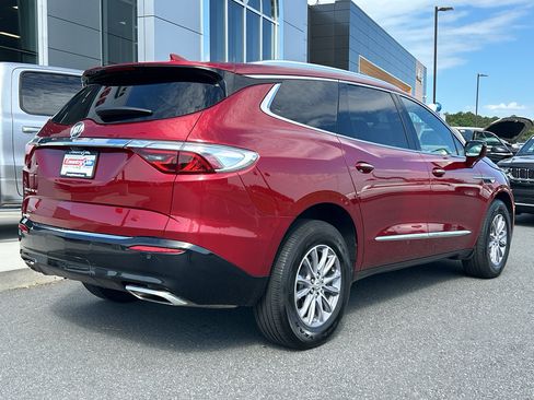 Used 2024 Buick Enclave Premium image 7