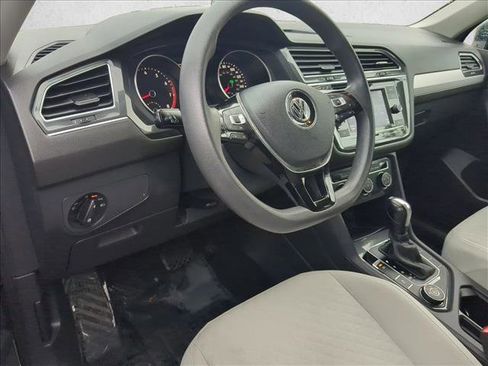 Used 2018 Volkswagen Tiguan S image 10