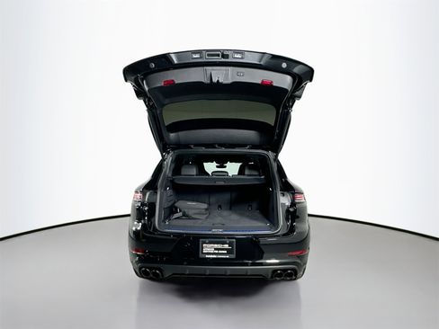 Certified 2025 Porsche Cayenne Turbo image 36