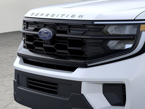 New 2025 Ford Expedition Active image 17