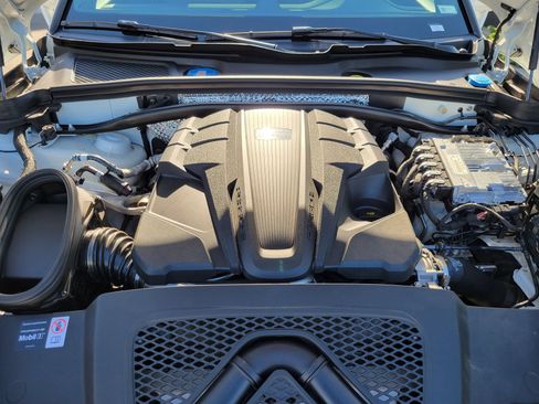 Certified 2026 Porsche Macan S AWD/4WD image 32