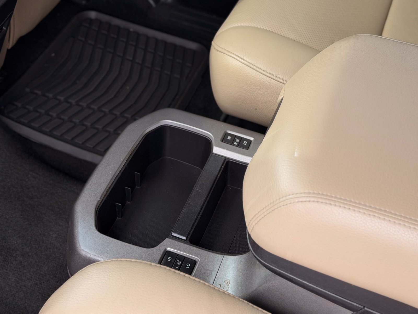 Used 2015 Toyota Sequoia Platinum RWD image 26