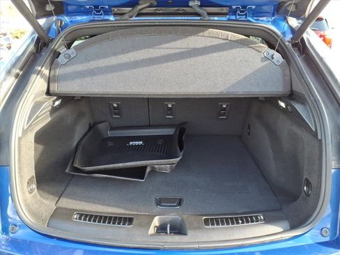 Used 2023 Cadillac XT4 Sport image 8