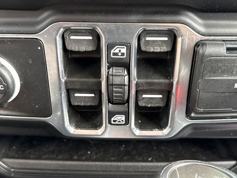 Used 2023 Jeep Wrangler Unlimited w/ Cold Weather Group AWD/4WD image 24