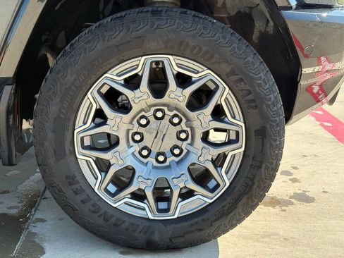 Used 2025 GMC Hummer EV 3X AWD/4WD image 9