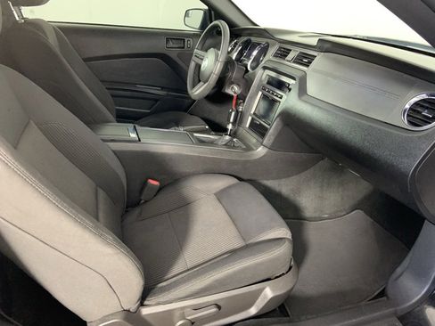 Used 2012 Ford Mustang GT image 13