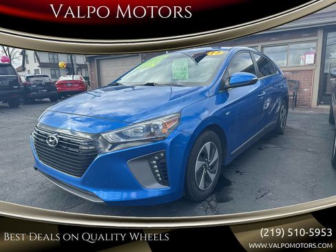 Used 2017 Hyundai Ioniq SEL image 1