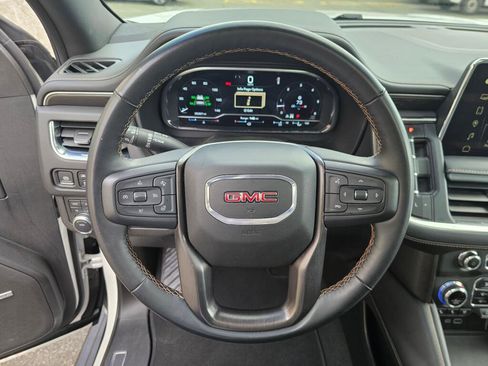 Used 2024 GMC Yukon XL AT4 w/ Technology Package AWD/4WD image 32