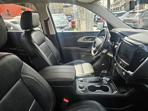 Used 2019 Chevrolet Traverse LT w/ LT Premium Package AWD/4WD image 12
